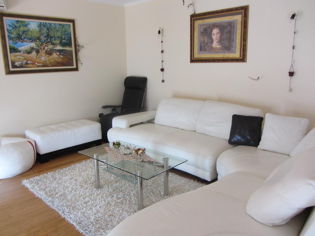 Apartments Dilja Malinska Quarto foto